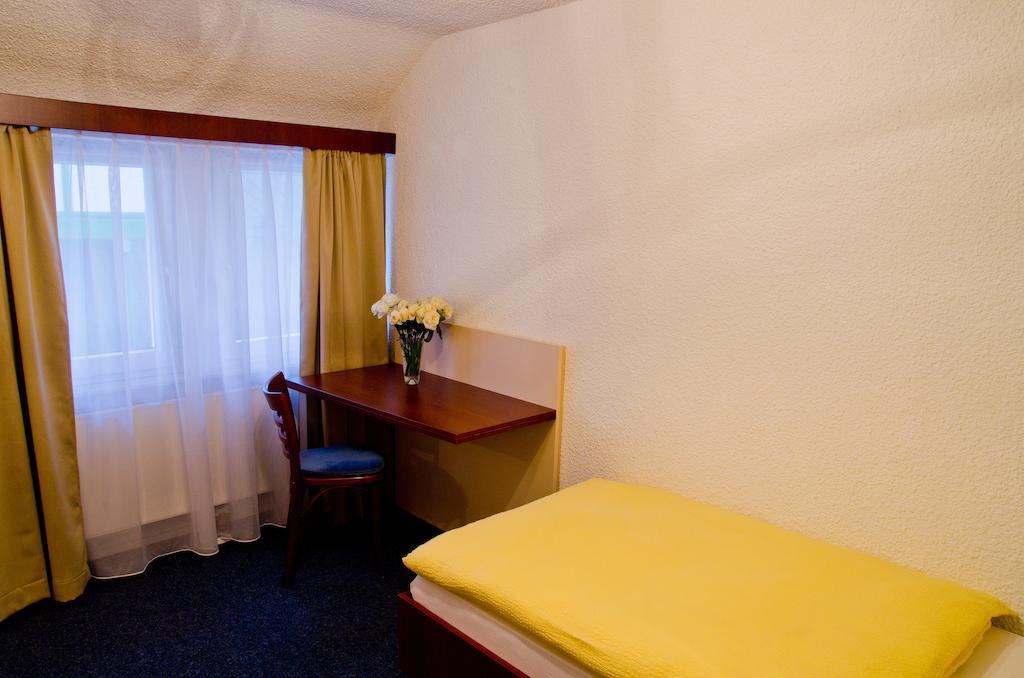 Hotel Stella Netphen Quarto foto